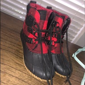 Duck boots